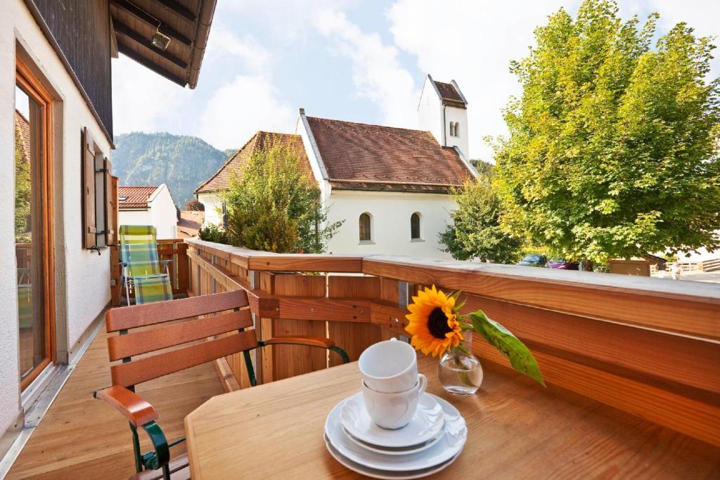 Hotel Restaurant Fruehlingsgarten Füssen Exteriör bild