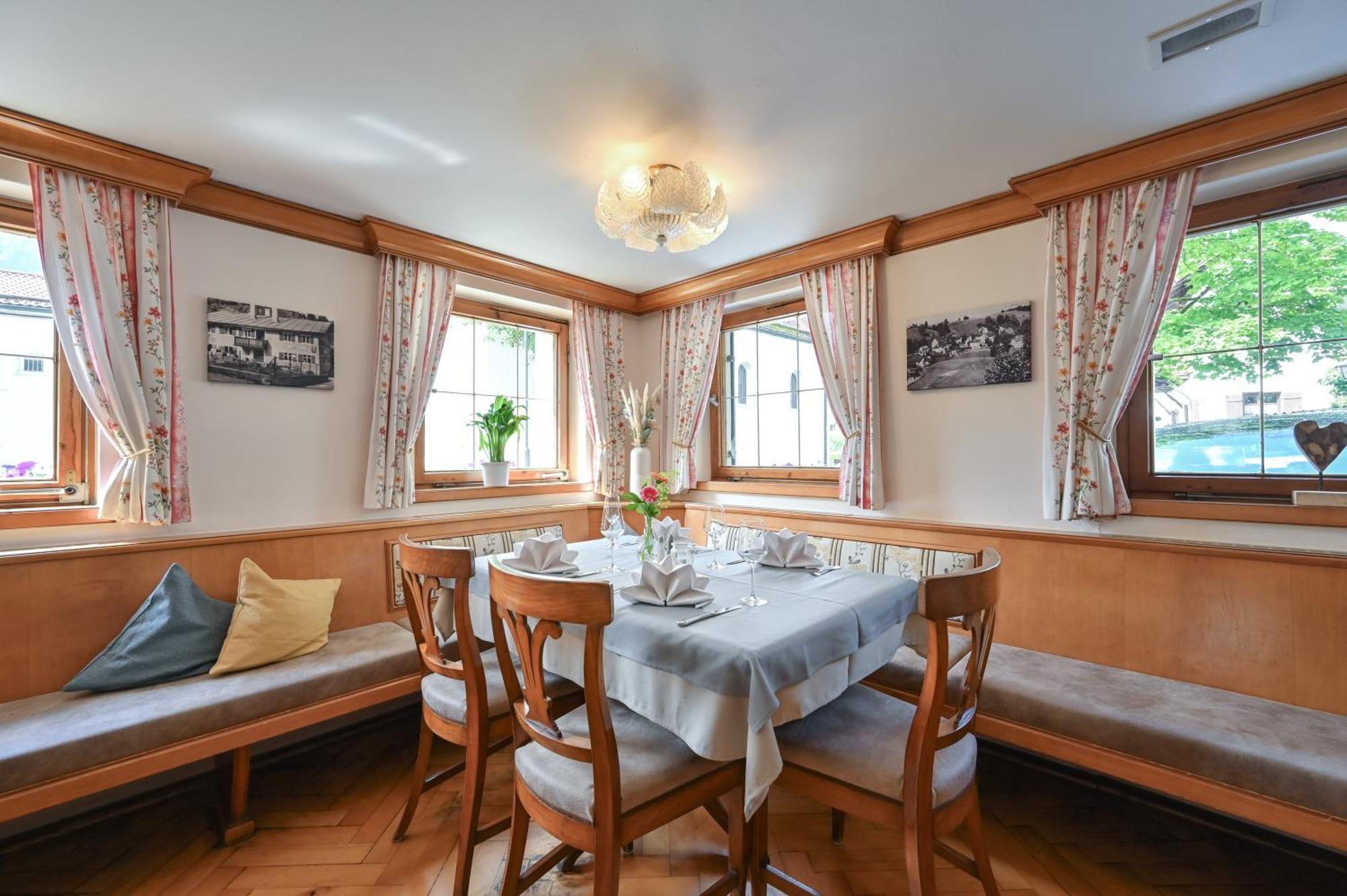 Hotel Restaurant Fruehlingsgarten Füssen Exteriör bild